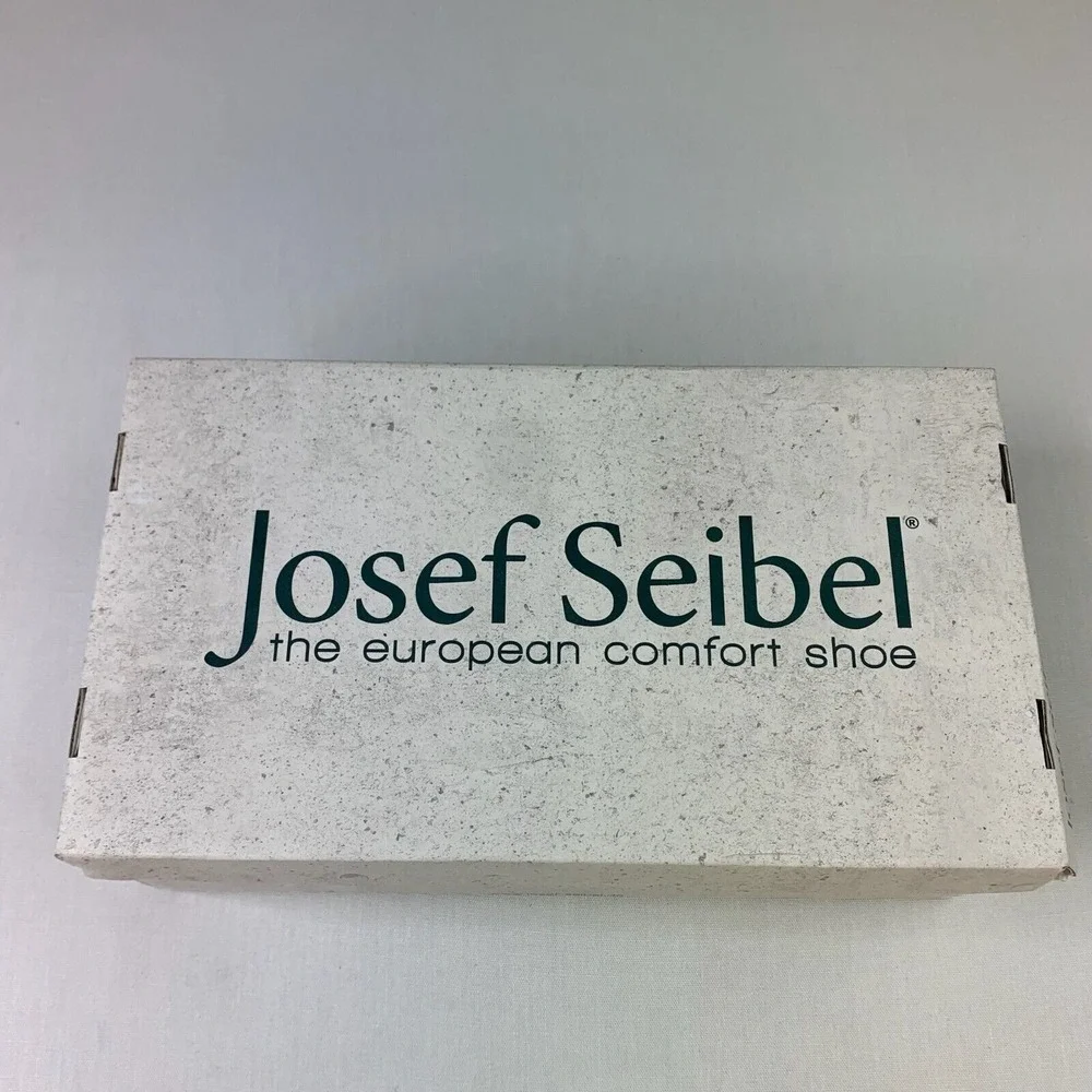 Josef Seibel defect small