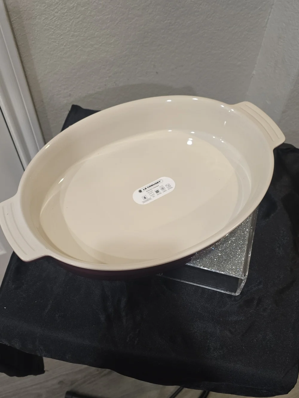 Le Creuset oval stoneware