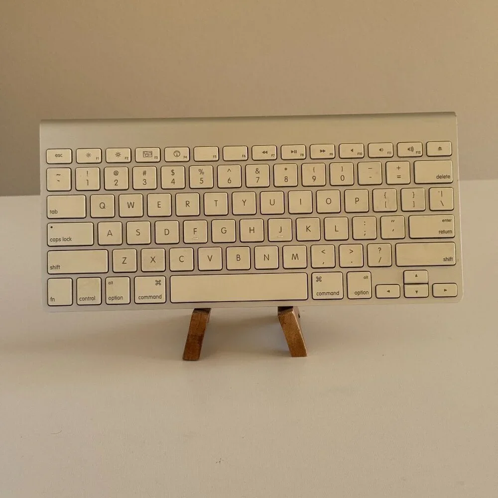 Genuine Apple Wireless Magic Keyboard Bluetooth A1314