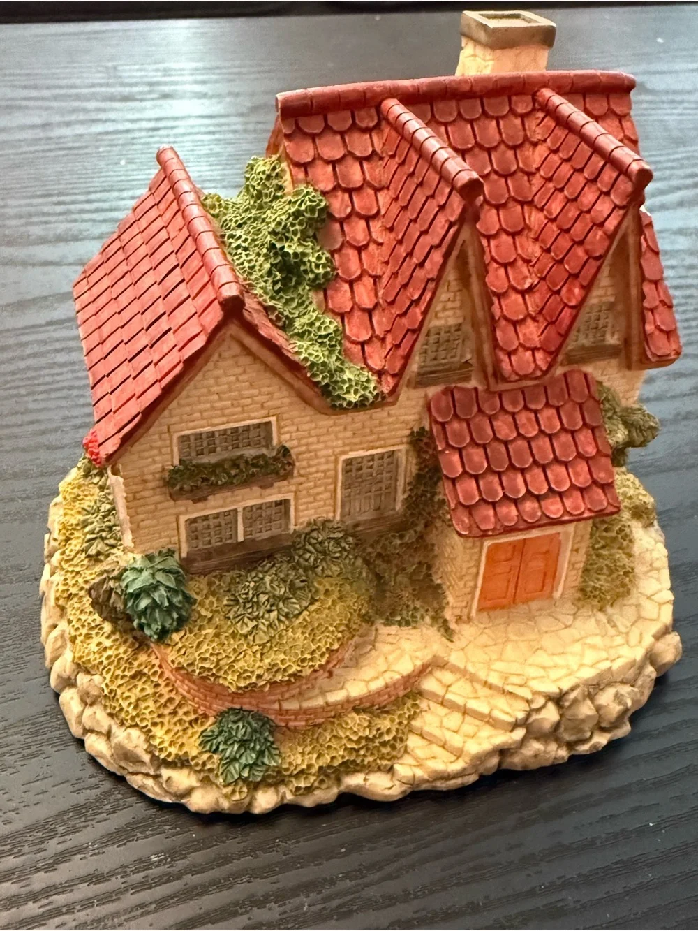 Olde England's Classic Cottages The Kent Painted Resin Cottage House Signed 1972