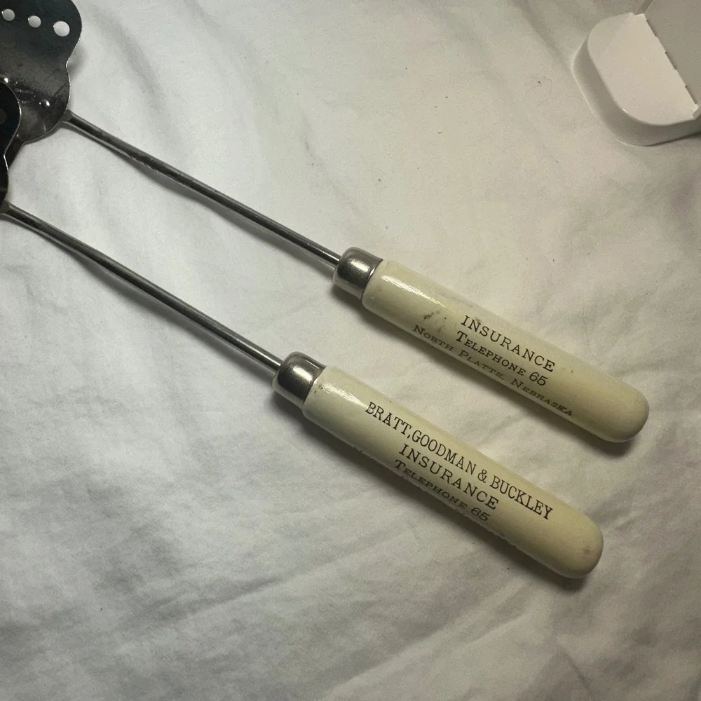 Vaughan Spatula Set Silver Good Vintage Perforated Arrow Wood Handle Advertising