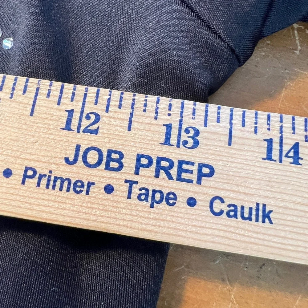 Unbranded measurements pit