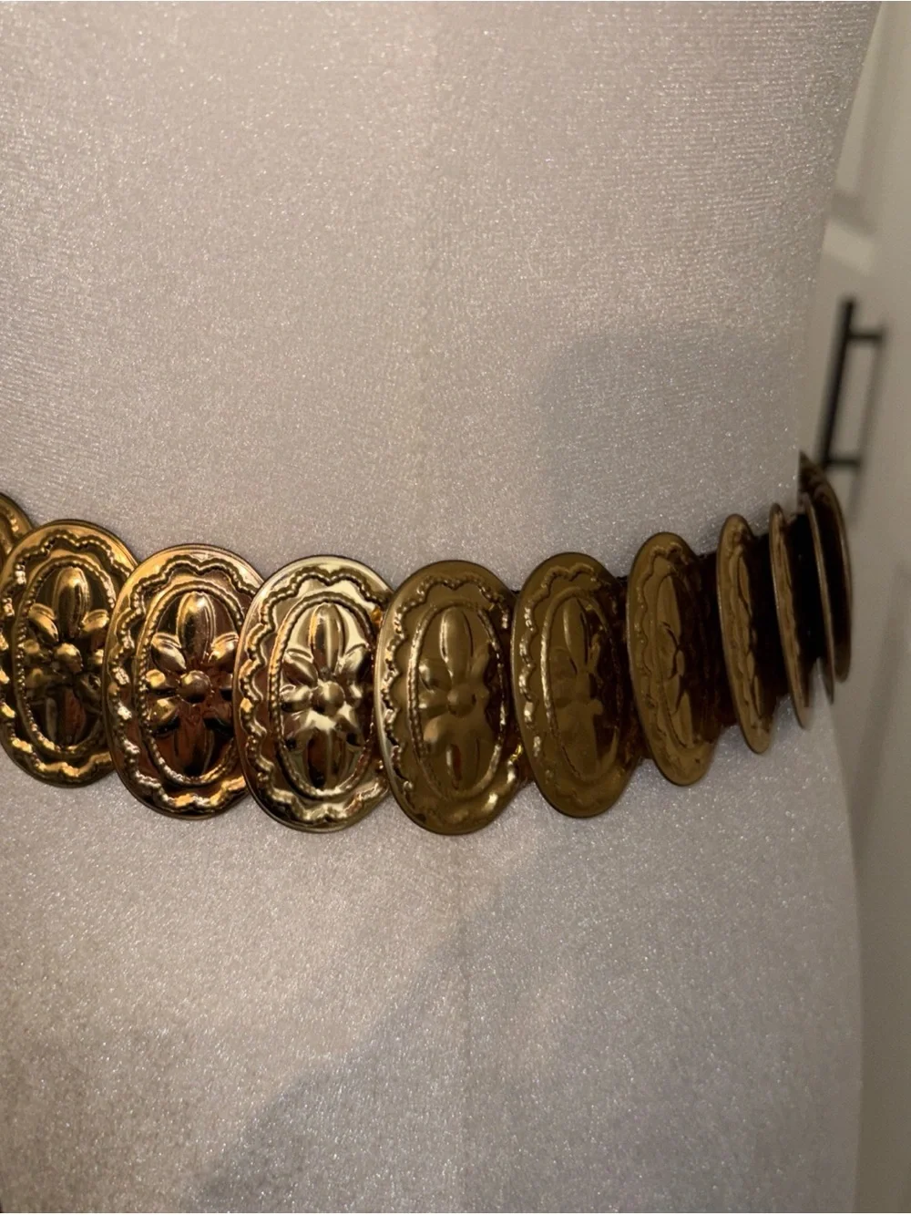 Unbranded elegant gold
