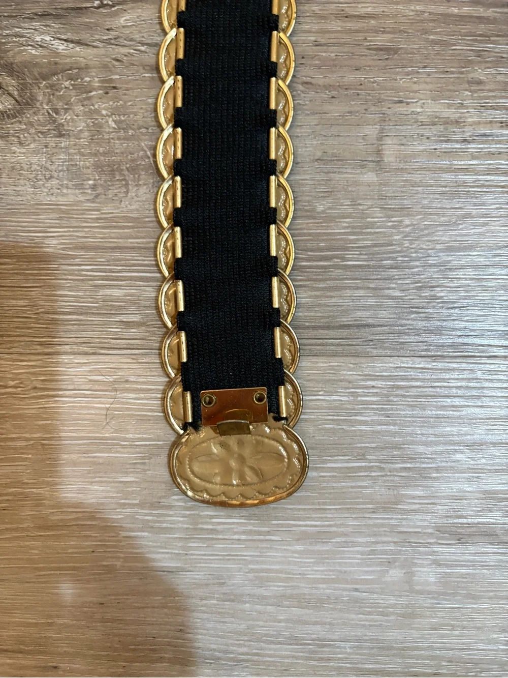 Unbranded elegant gold
