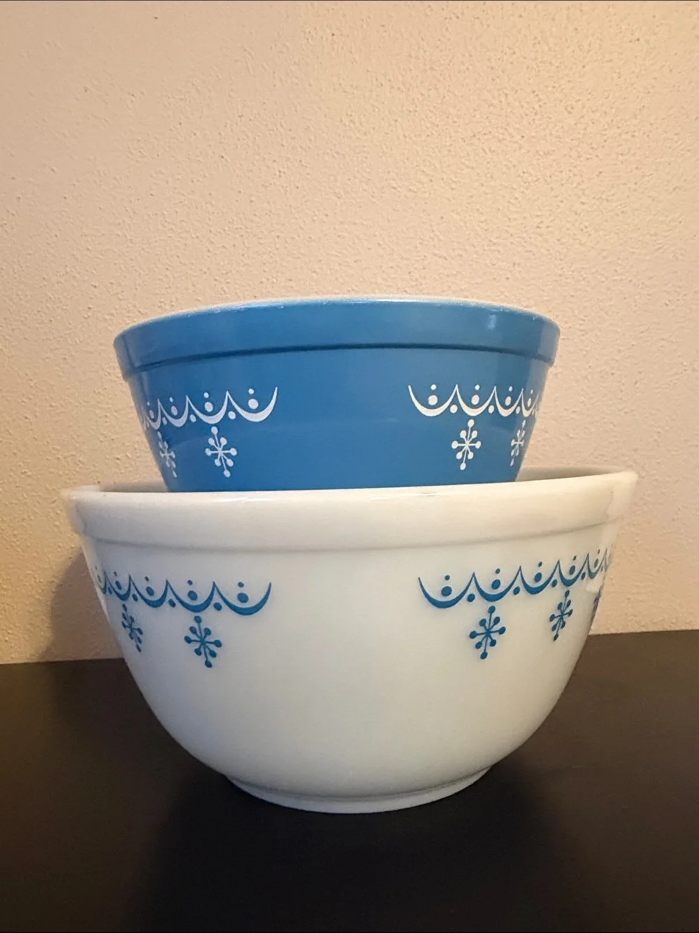 Vintage Pyrex Snowflake Blue Garland nesting mixing bowl set
