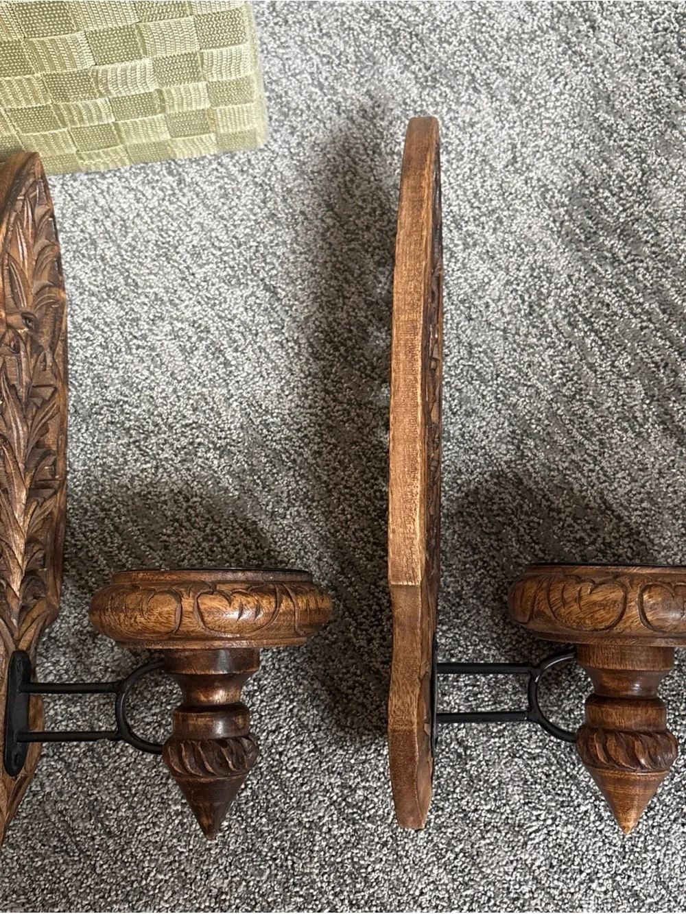 Pier 1 pair hand