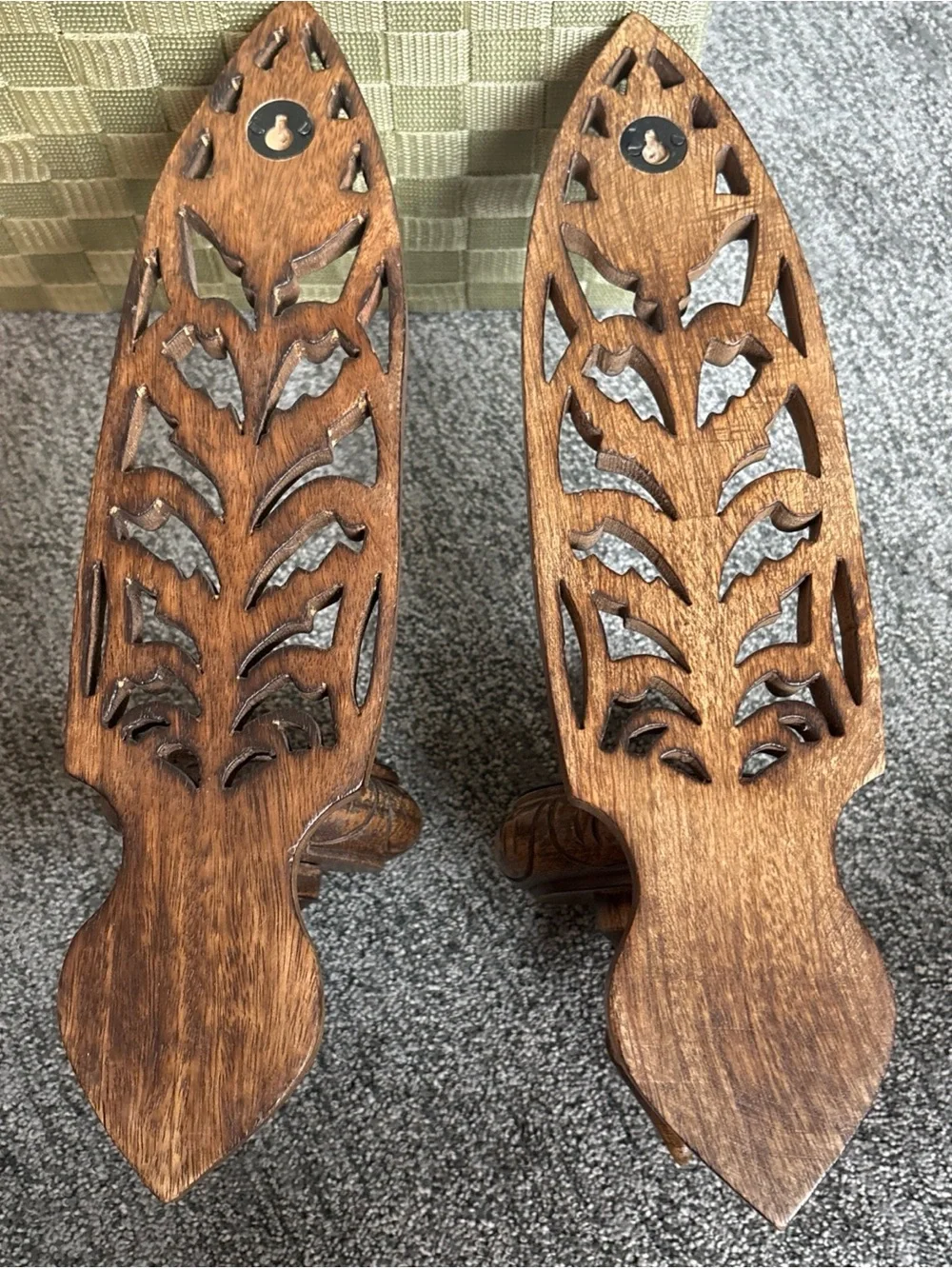 Pier 1 pair hand