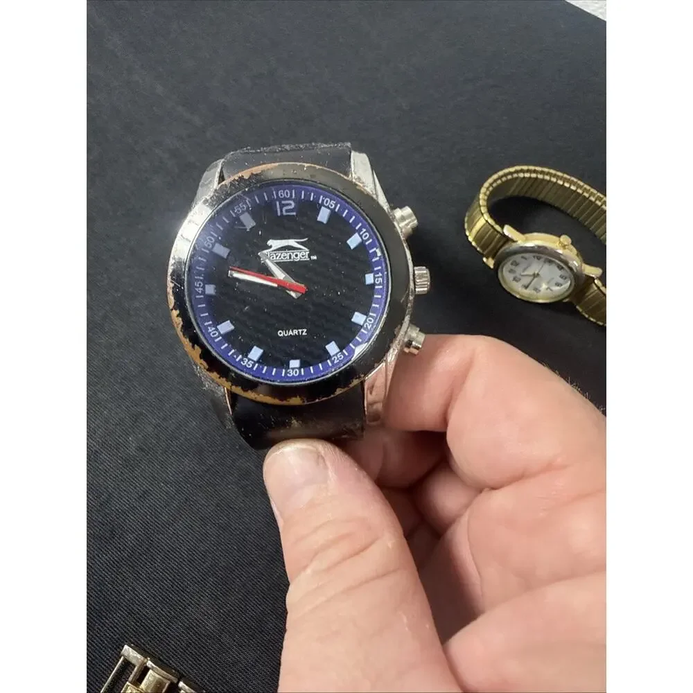 (A8)Bulk Lot 25 Watches Vintage And Modern New Batteries Fossil/Relic/PerryEllis