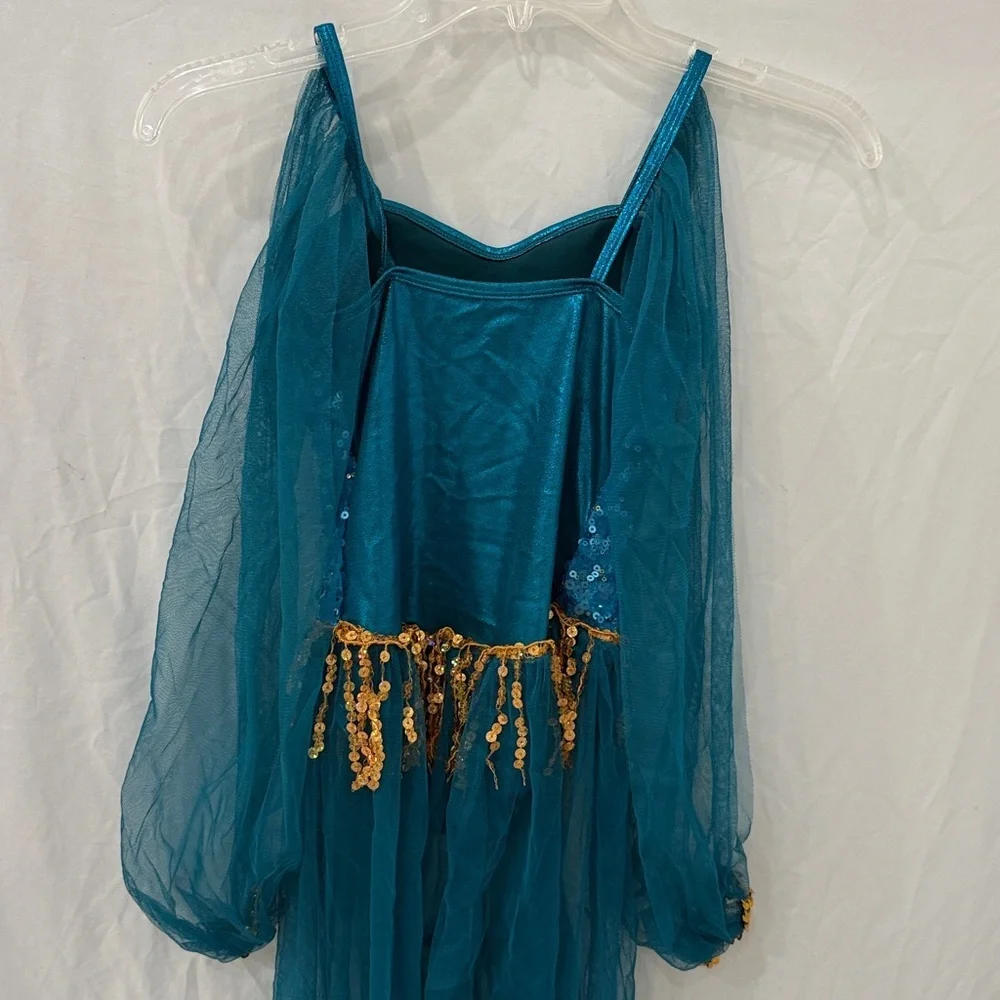 Curtain Call Costumes questions leave