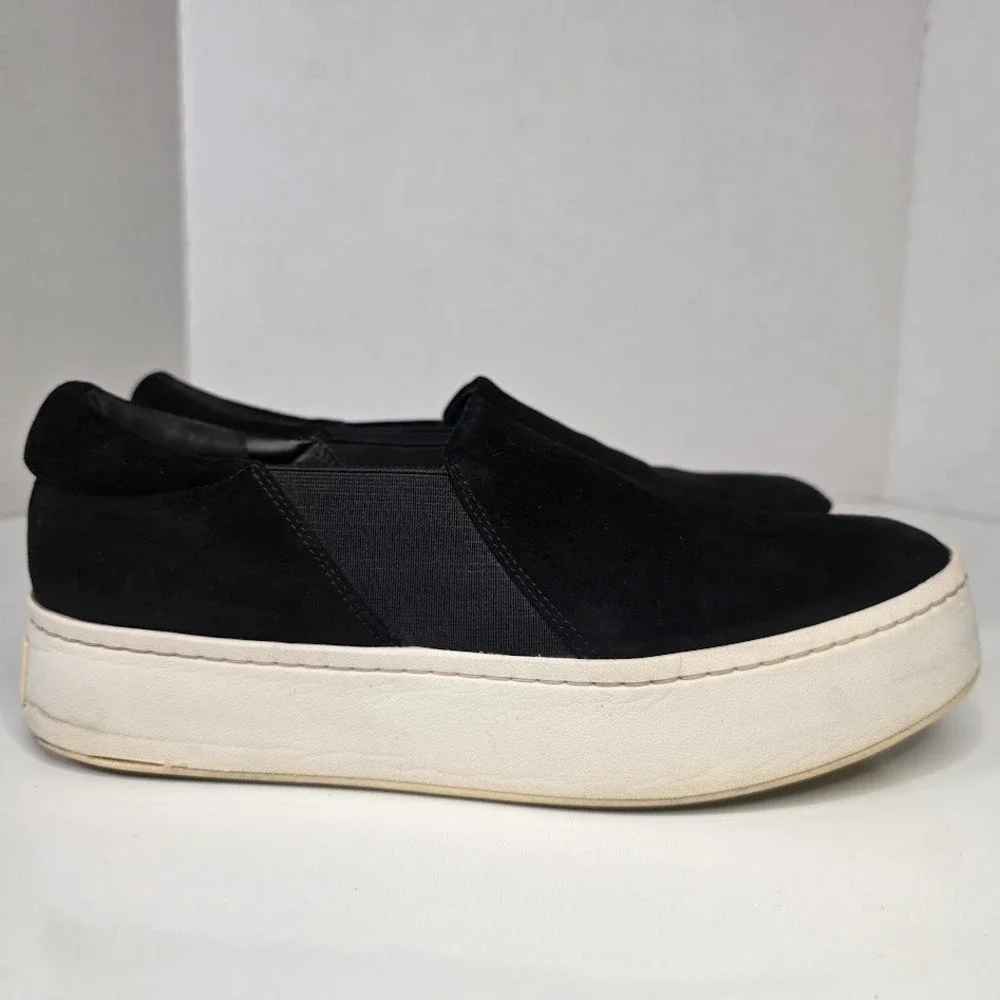 Vince effortless chic