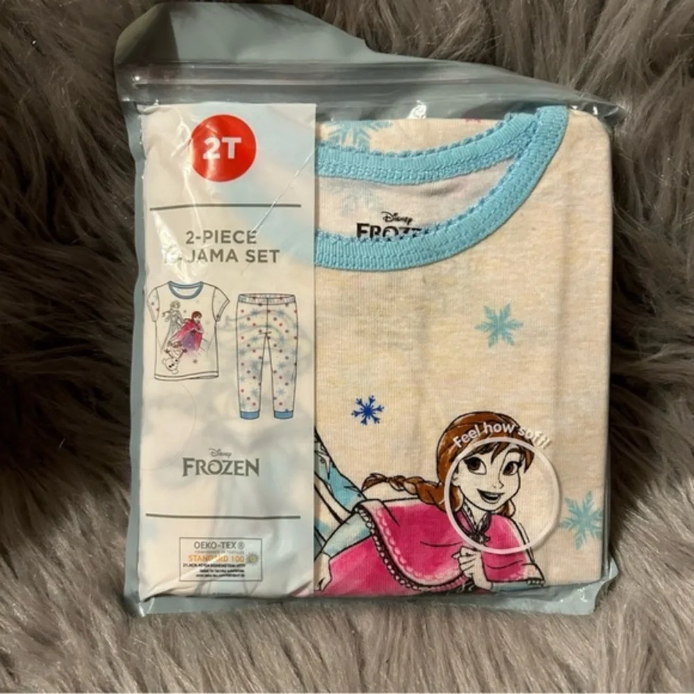Disney Frozen Two Piece‎ Pajama Set Toddler Girl's Size 2T Elsa Anna Pajamas Pjs