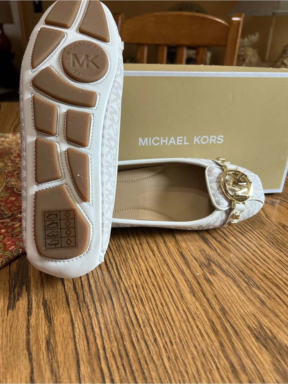 Michael Kors chic cream