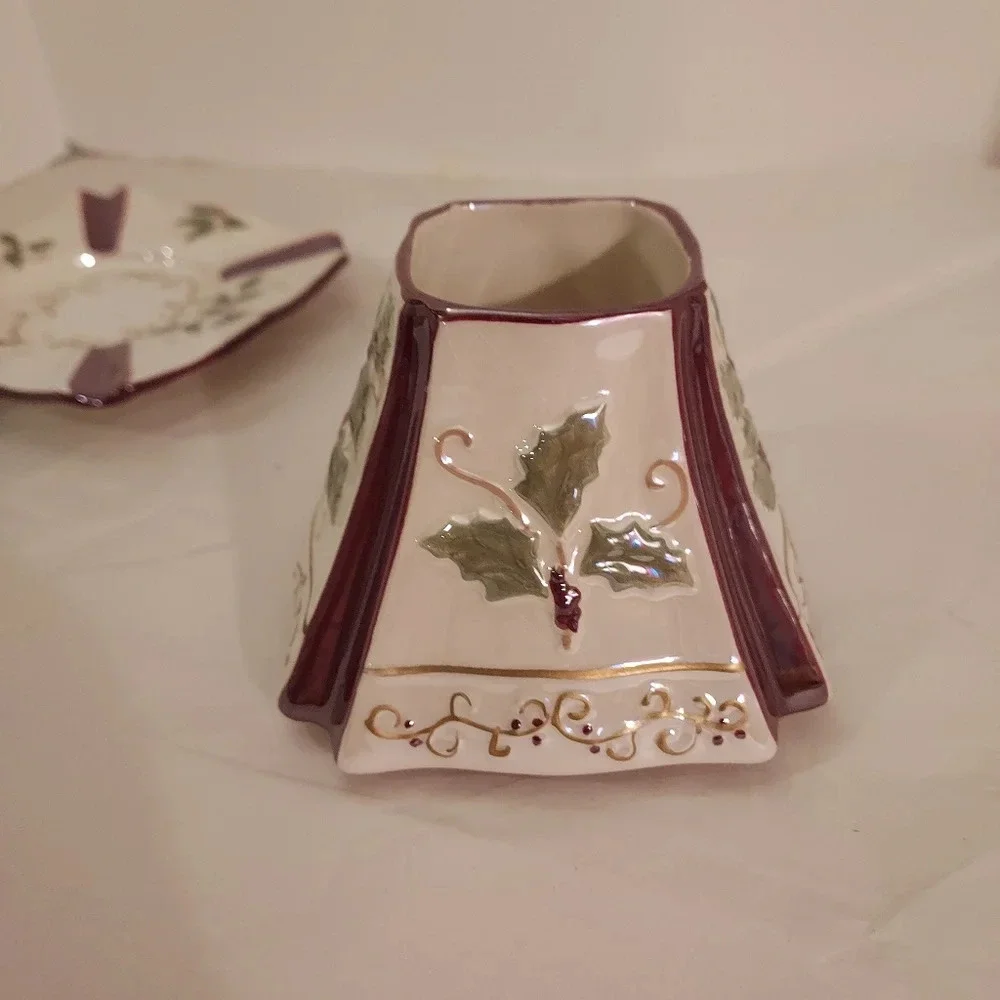 Yankee Candle Holiday/Christmas Holly Cranberry Small Jar Shade and Under Plate