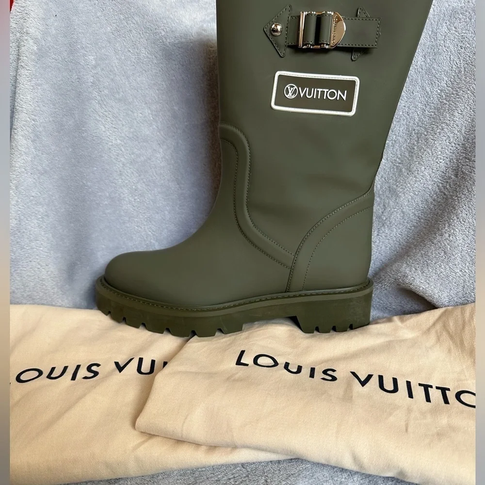 Louis Vuitton excellent see