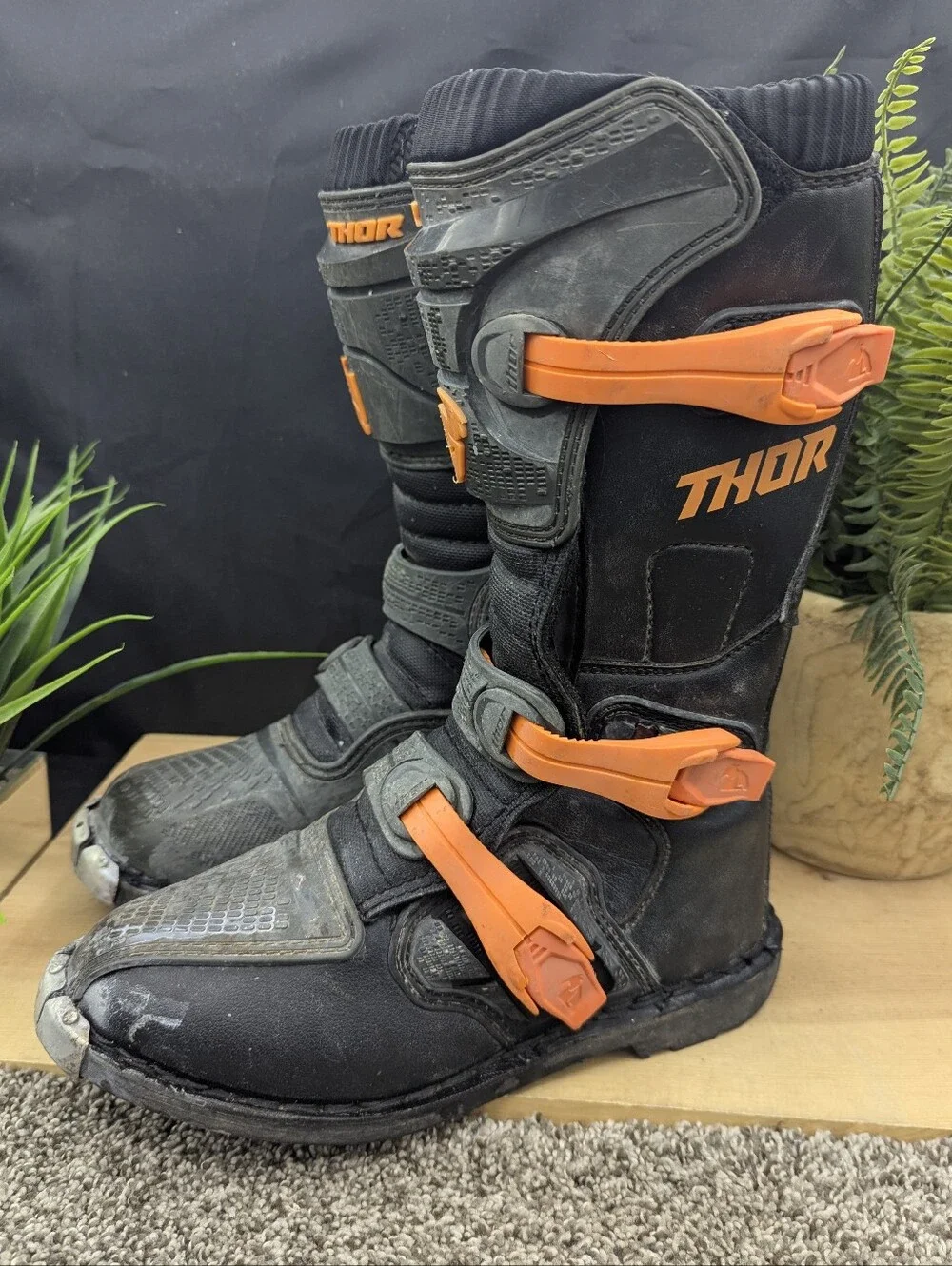 Thor Blitz XP Youth/Mens Size 7 Motocross Boots Black Metal Toe Guards