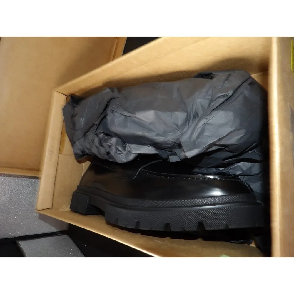 Steve Madden designed cushioned