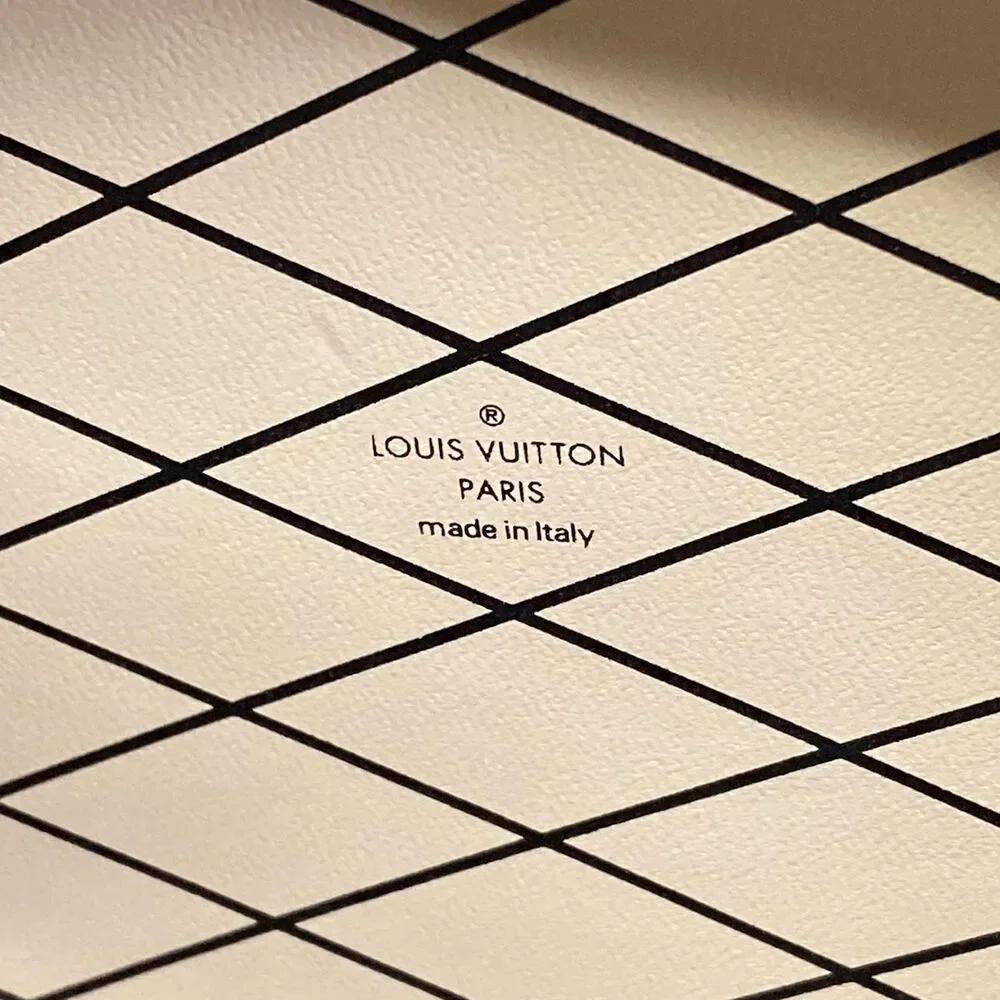 Louis Vuitton dirt scratches