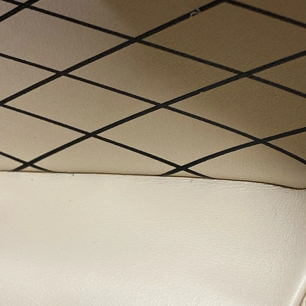 Louis Vuitton padlock includes bottom