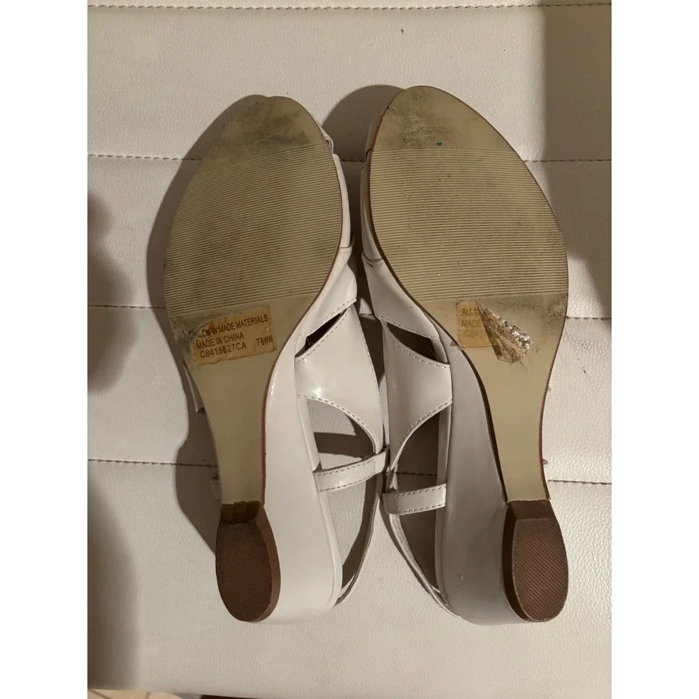 Coup D'Etat Womens Off White Peep Toe Slingback Wedge Sandals 7.5WW C8418627CA