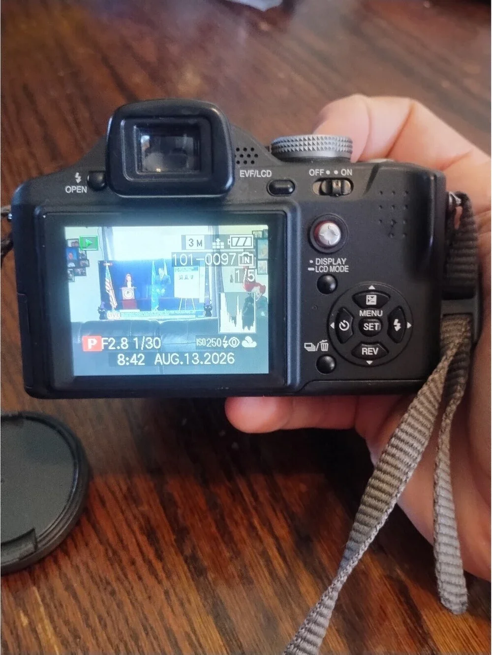 Panasonic Lumix DMC-FZ8 Digital Camera Leica DC Vario-Elmarit Lens Black 12x