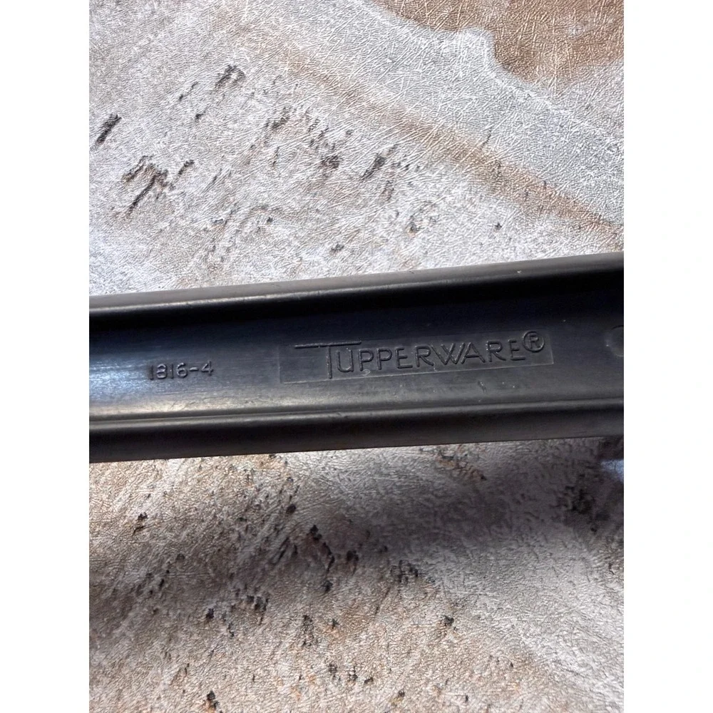 Tupperware soup ladle