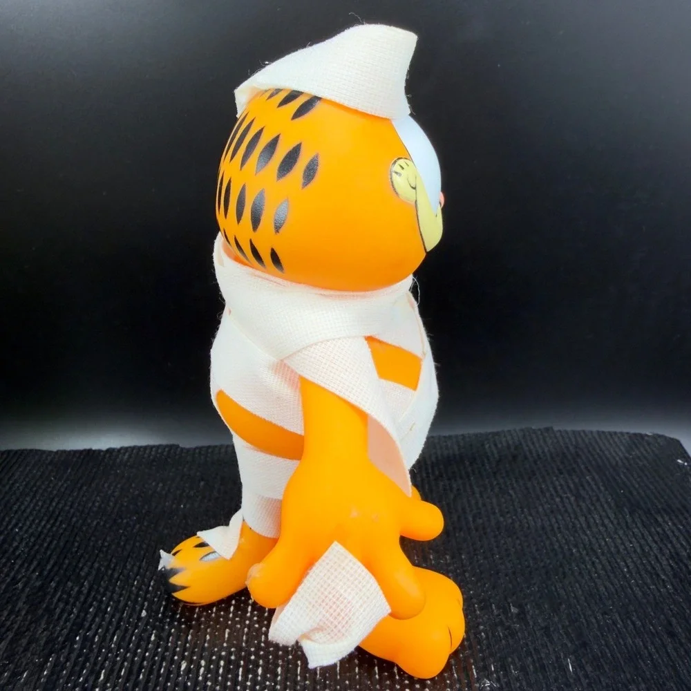 Enesco vintage garfield