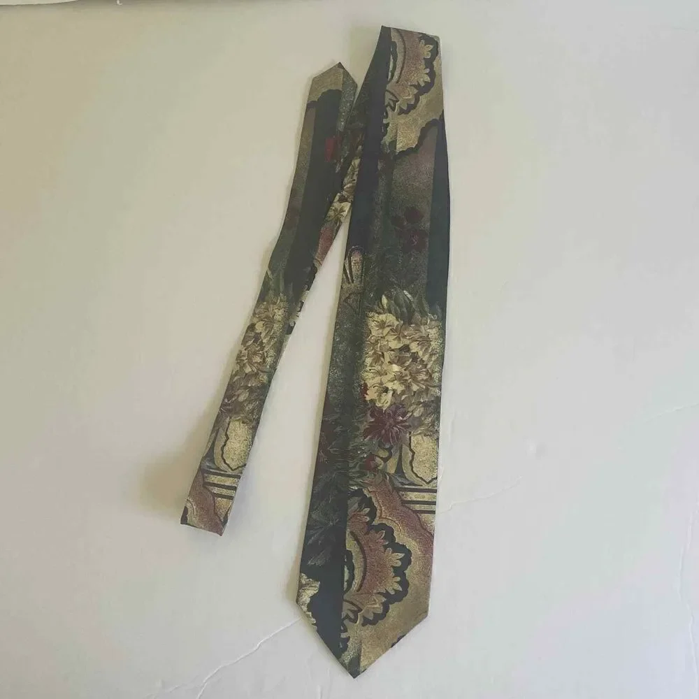 Fratelli‎ Moda 100% Silk Handmade in Italy Floral Tie