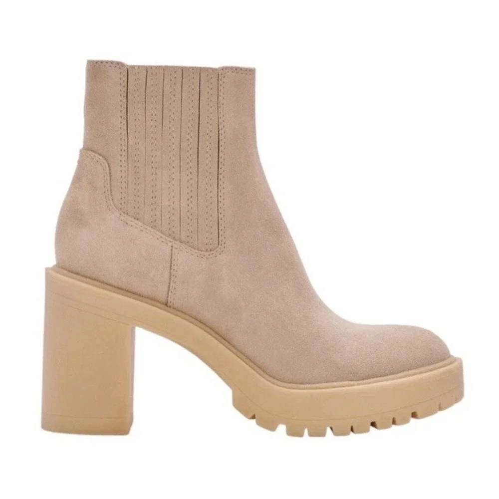 Dolce Vita solid boots color