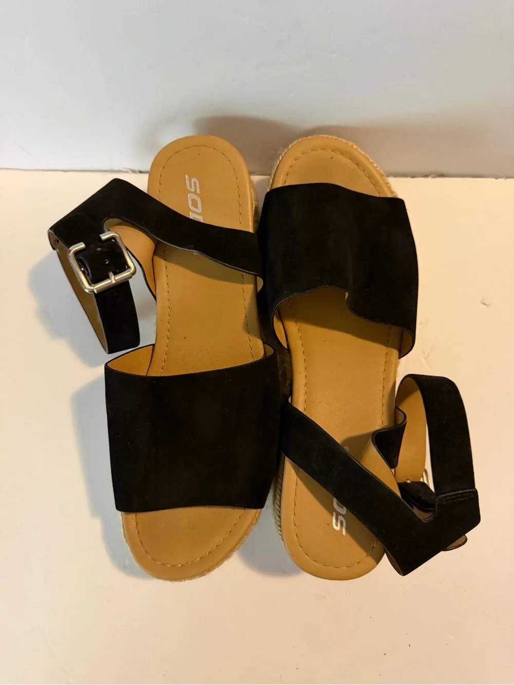 Soda comfortable black