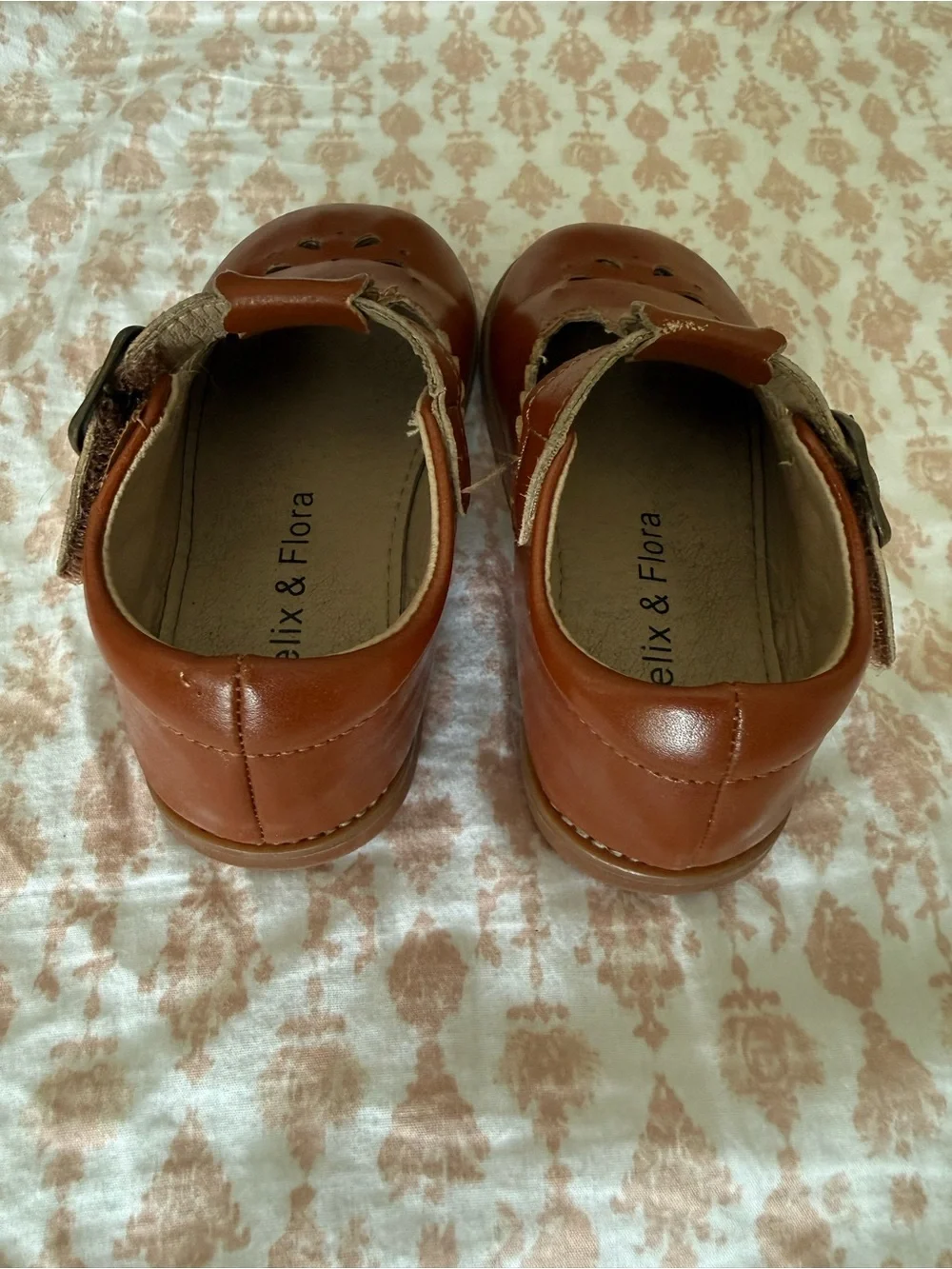 Felix & Flora classic brown