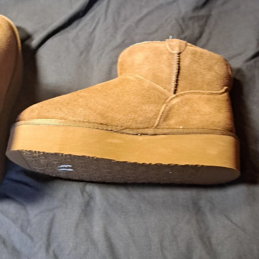 BearPaw nwot women