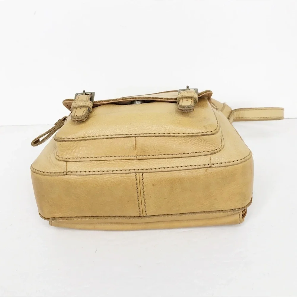 Fossil tan pebbled