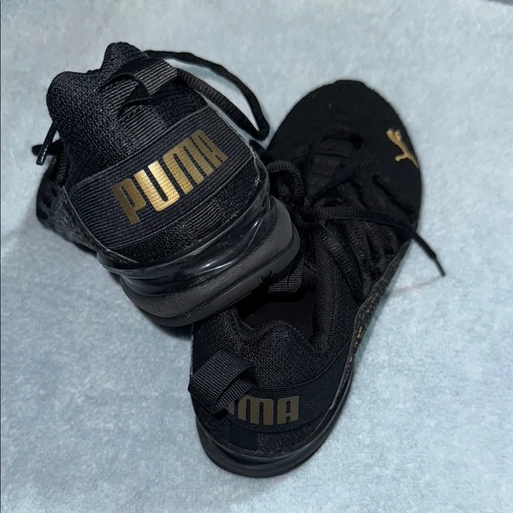 Puma sleek black