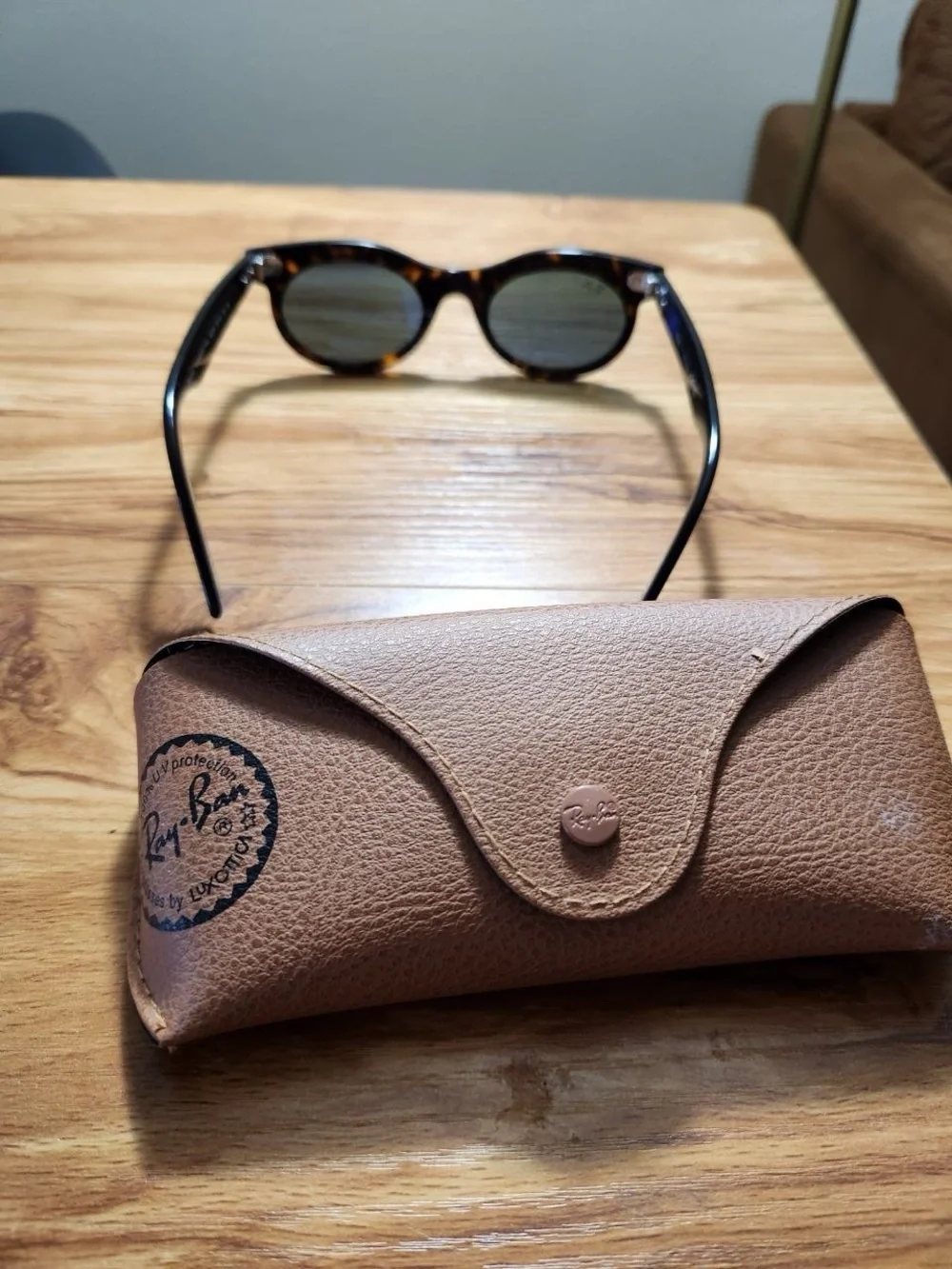 Brand New Ray-Ban Oval Wayferer