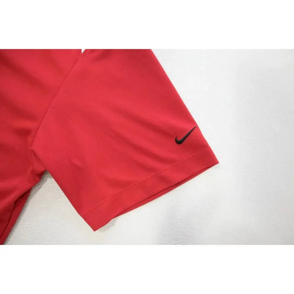 Nike color red