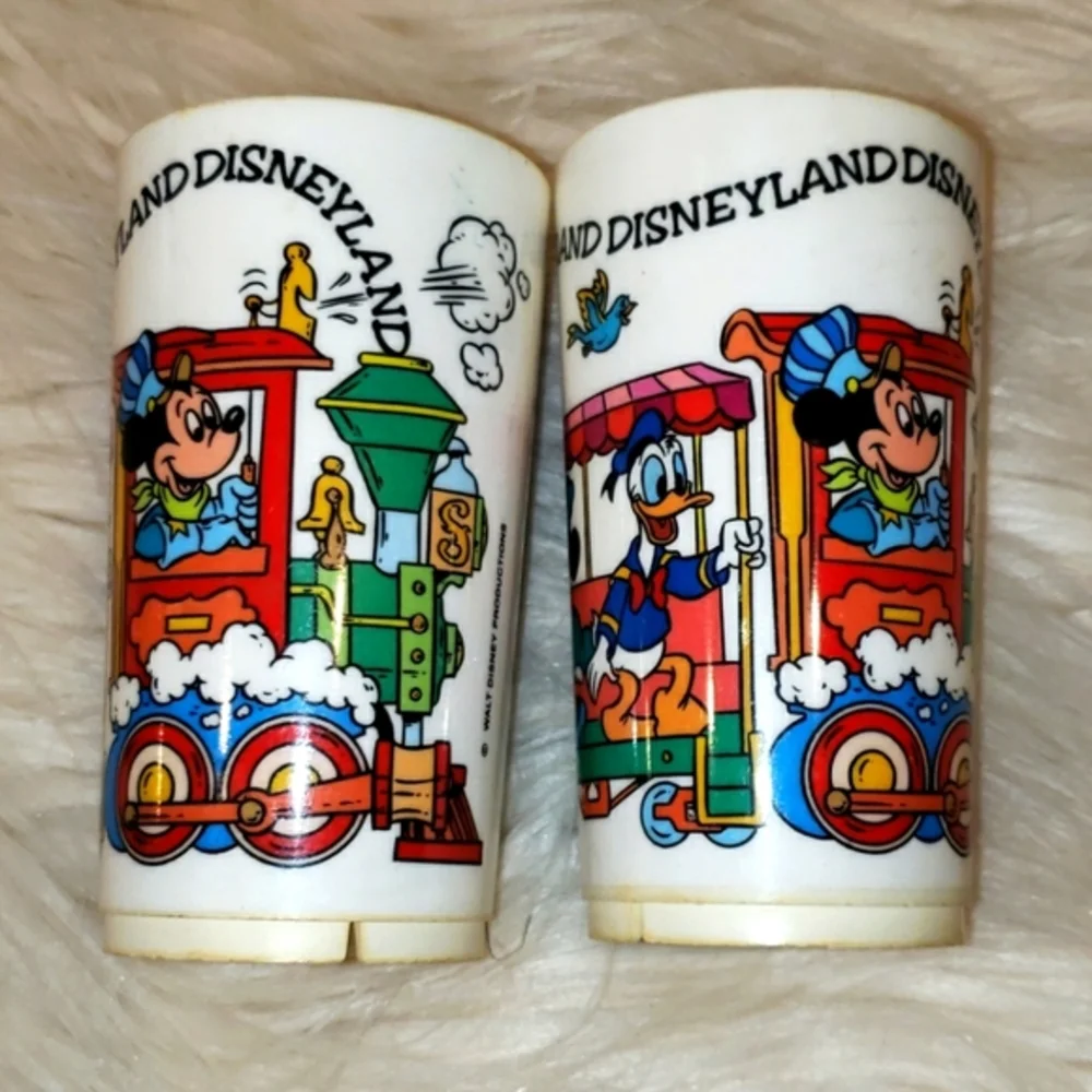 VINTAGE SET‎ 2 DISNEYLAND MICKEY JUICE CUPS