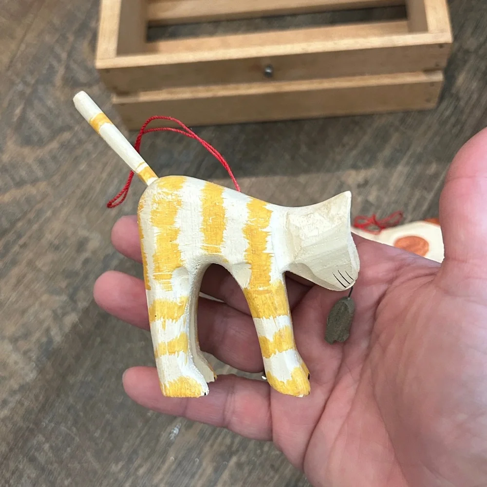 Vtg Silvestri Carved Wooden Brown Spotted Dog striped Cat Hand Painted Ornaments