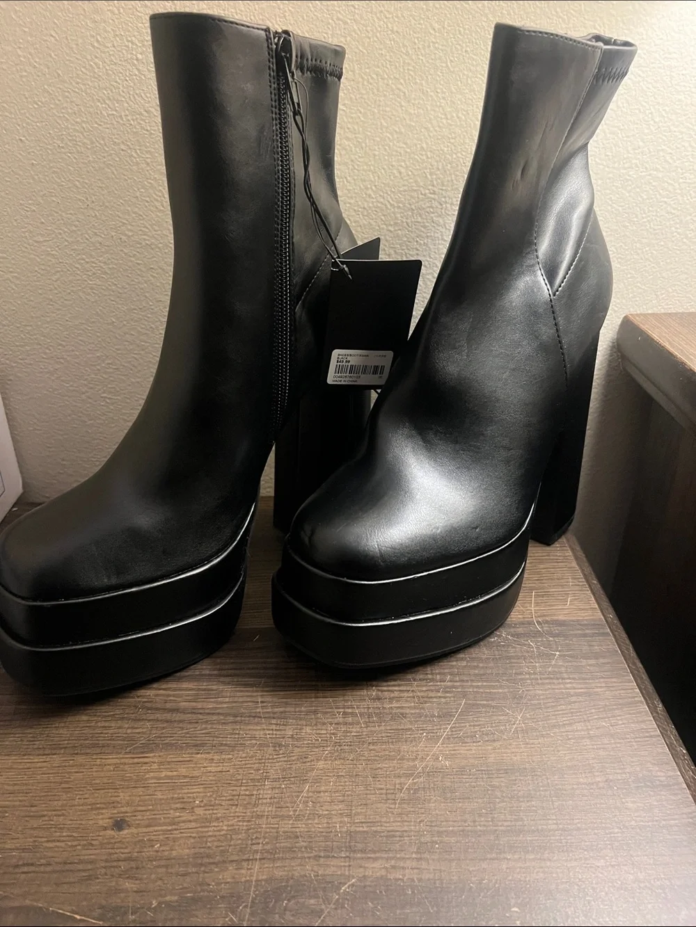 Forever 21 bold platform
