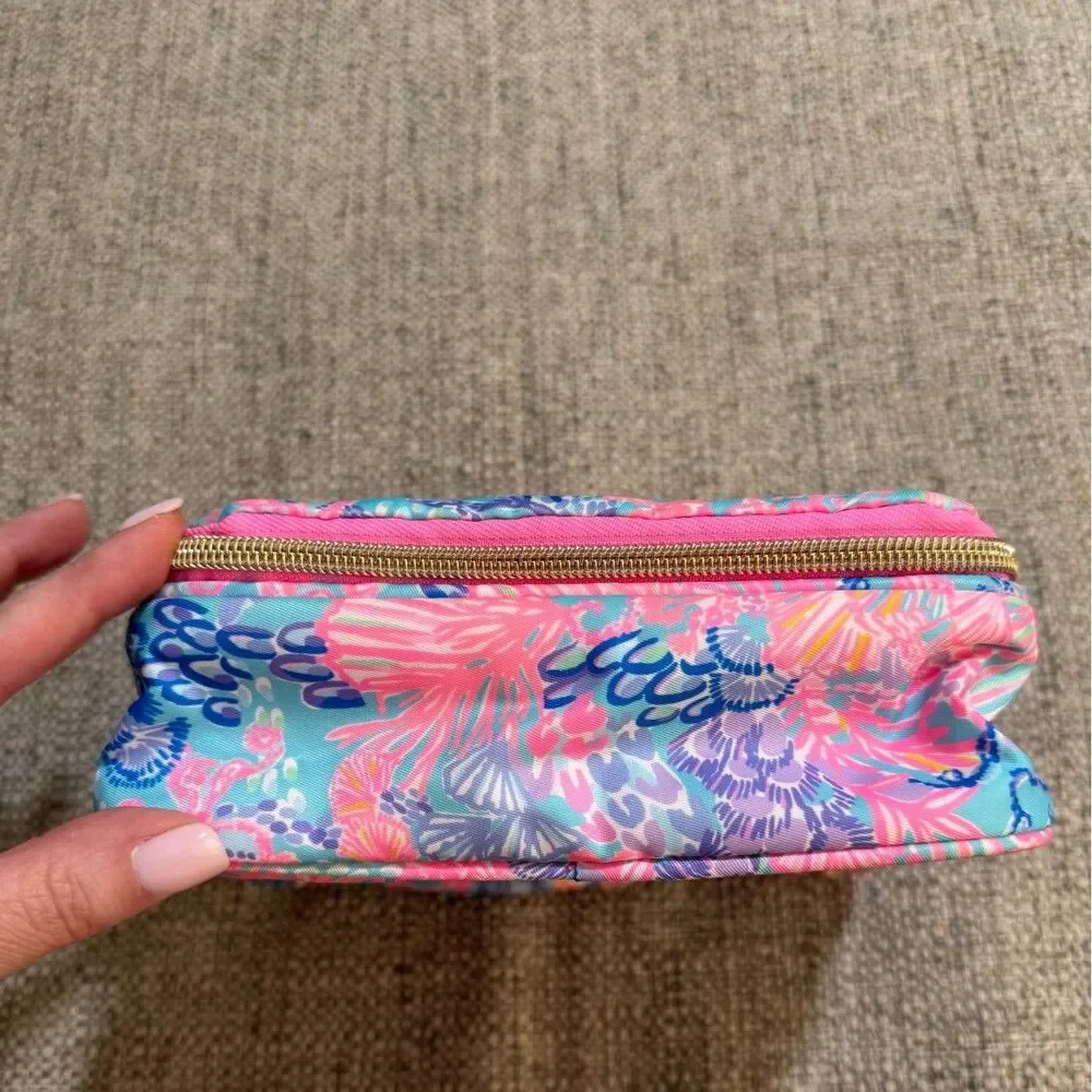Lilly Pulitzer full handle