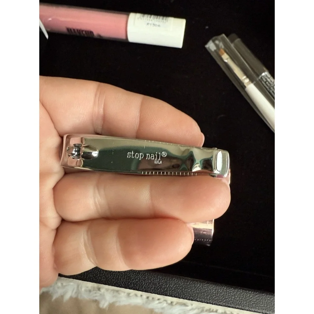 Revolution make up