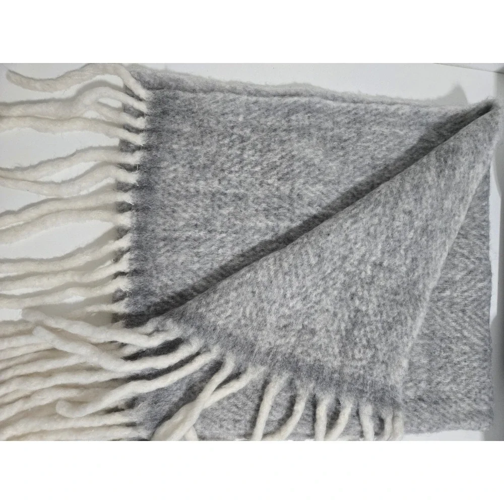 Lassesor gray herringbone