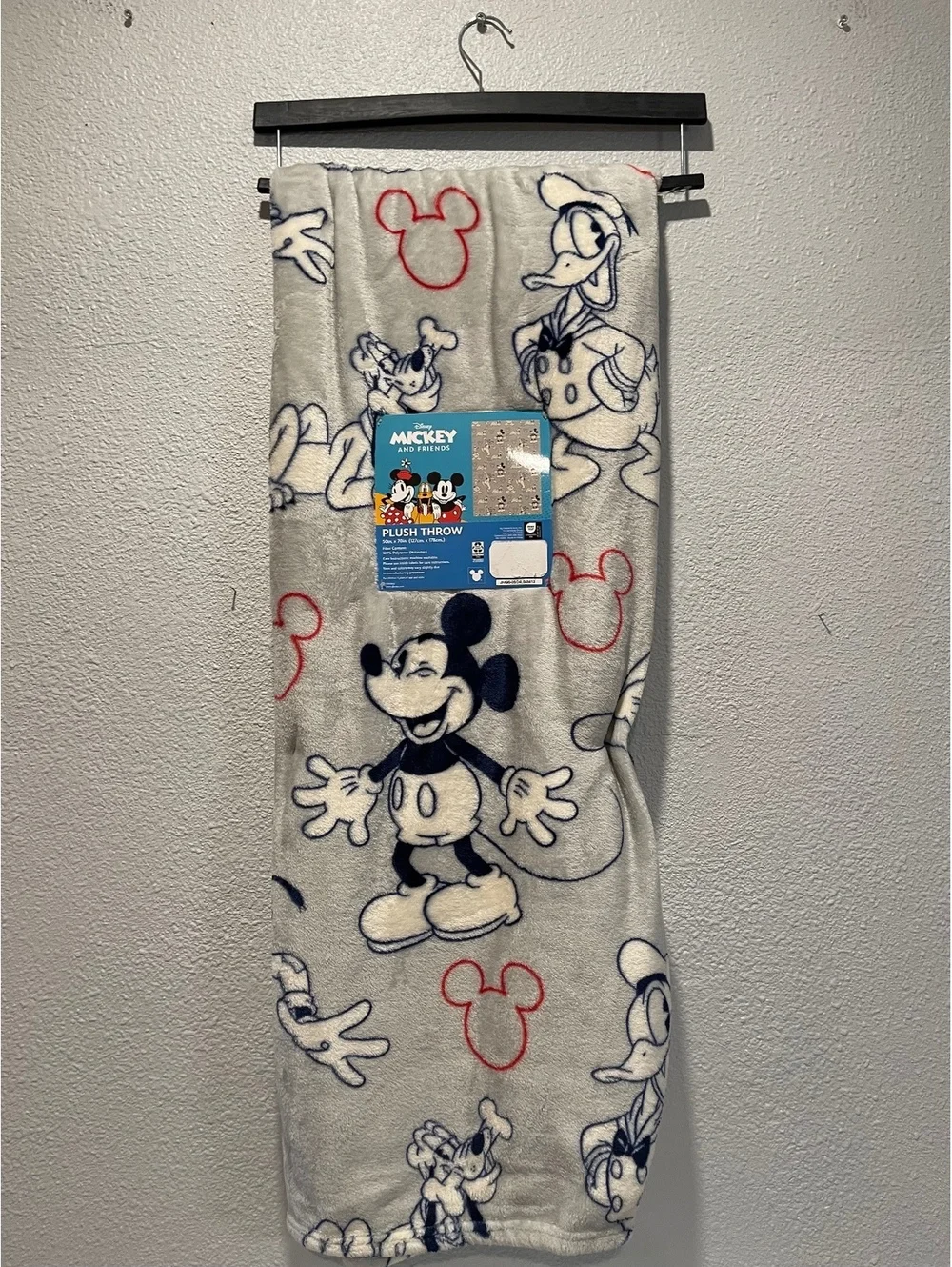 Disney Mickey and Friends Plush Throw Blanket 50x70 inches