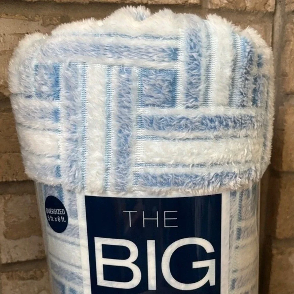 The Big One Oversized Plush Throw Blue Vintage Weave Fall 5ft by 6ft NEW