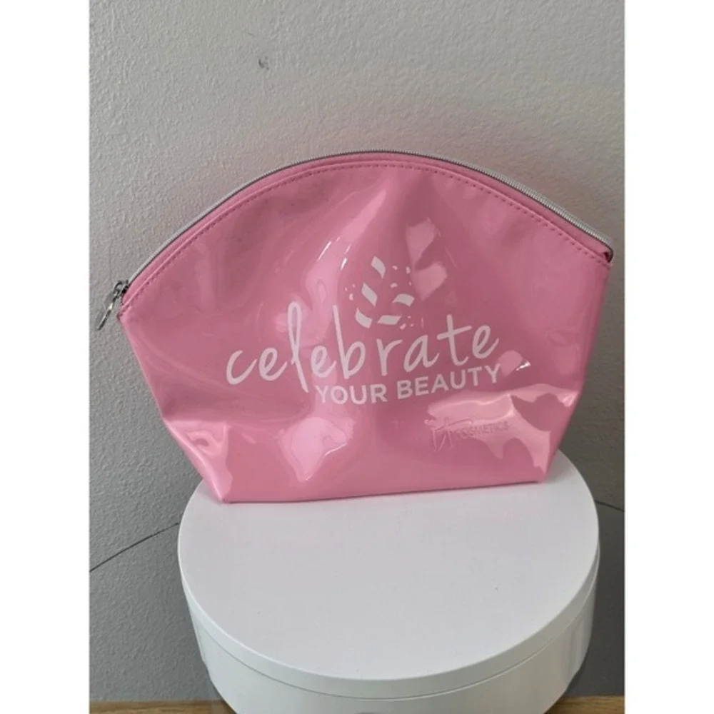 It Cosmetics Celebrate Your Beauty Pink Patent Leather Makeup Bag Dome Pouch