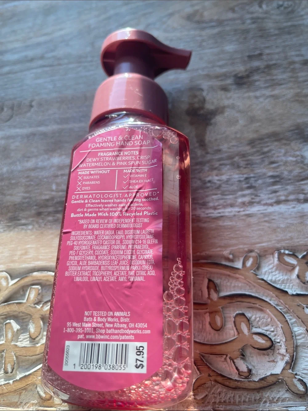Bath & Body Works Strawberry Bite Foaming Hand Soap - Pink