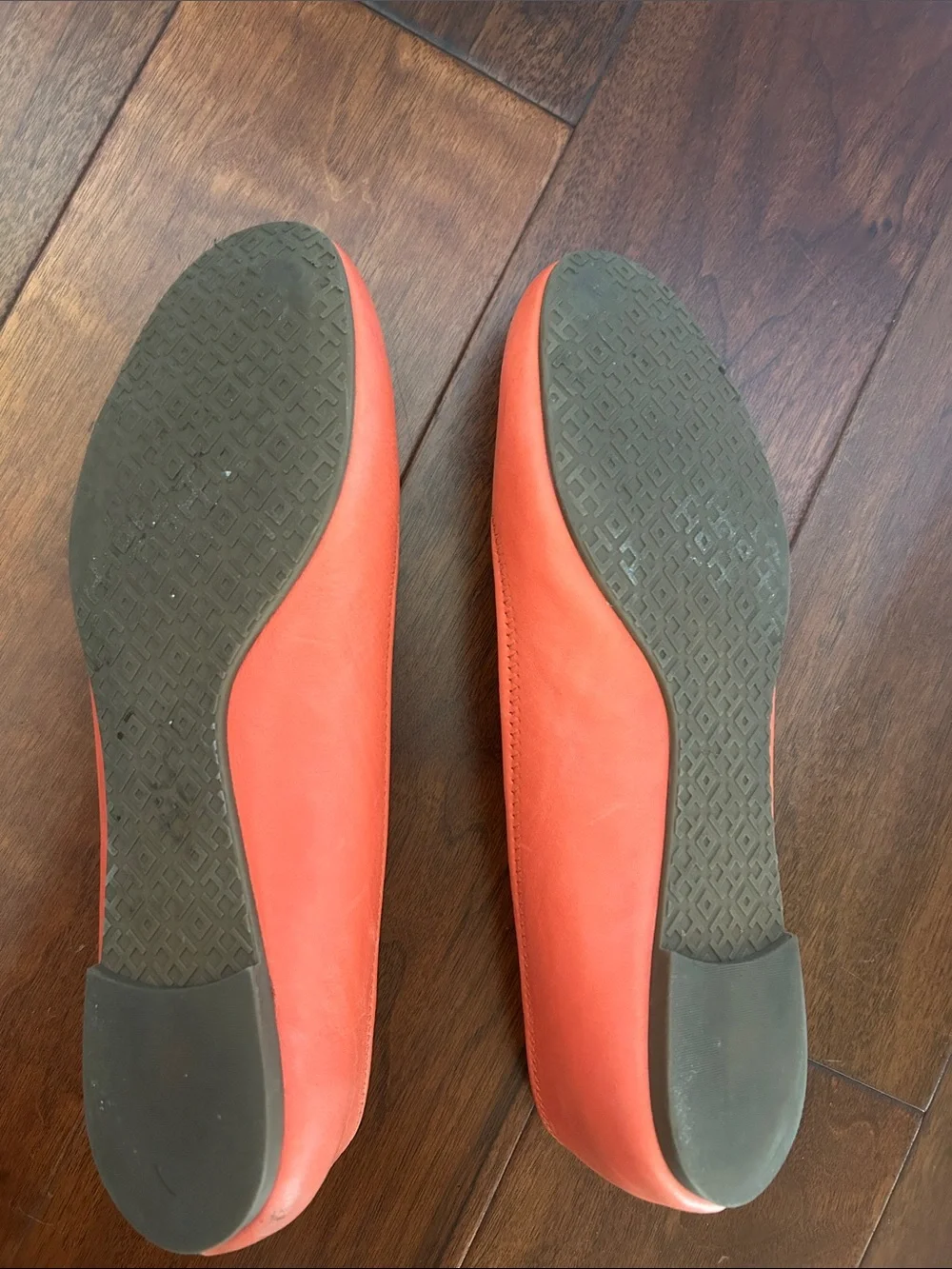 Tory Burch casual cushioned outfits