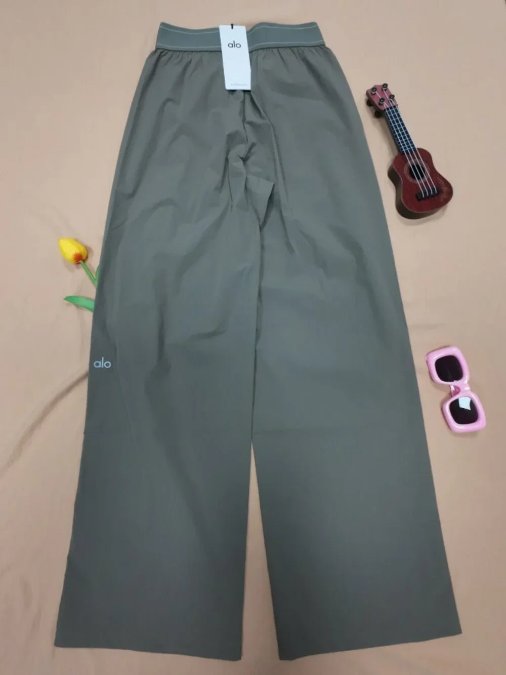 Brand New🧖‍♀️ALO Yoga Olive Suit Up Trouser 30