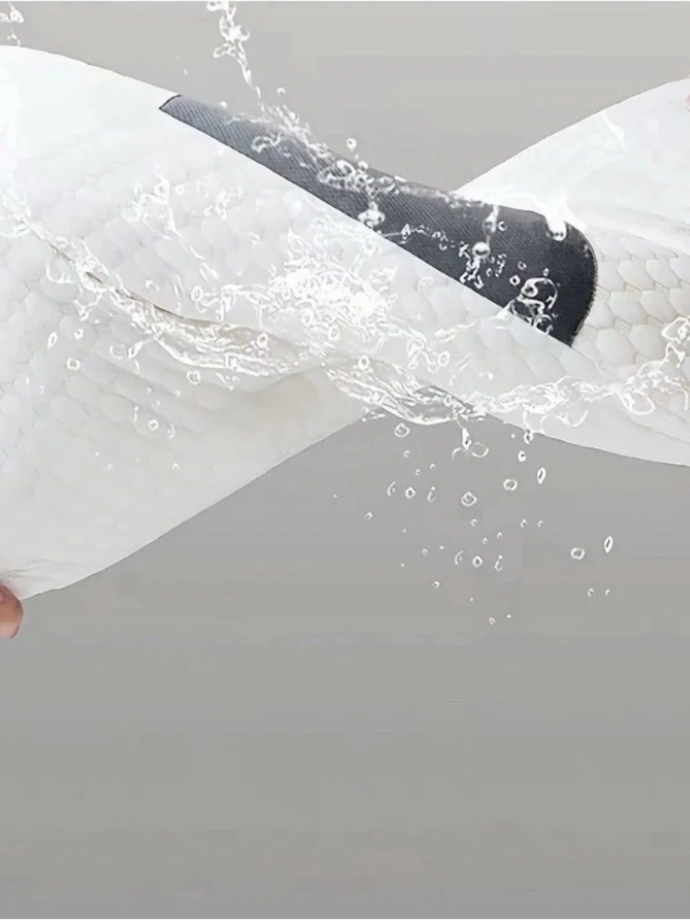 UFIST contour pillow