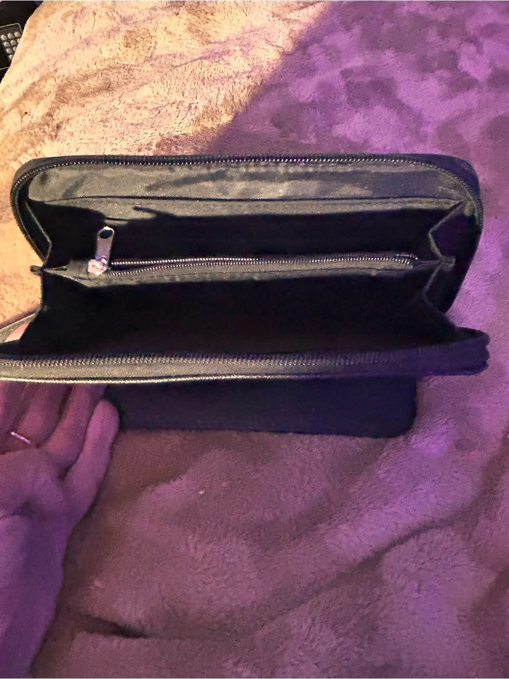 Kenneth Cole Reaction compact envelope
