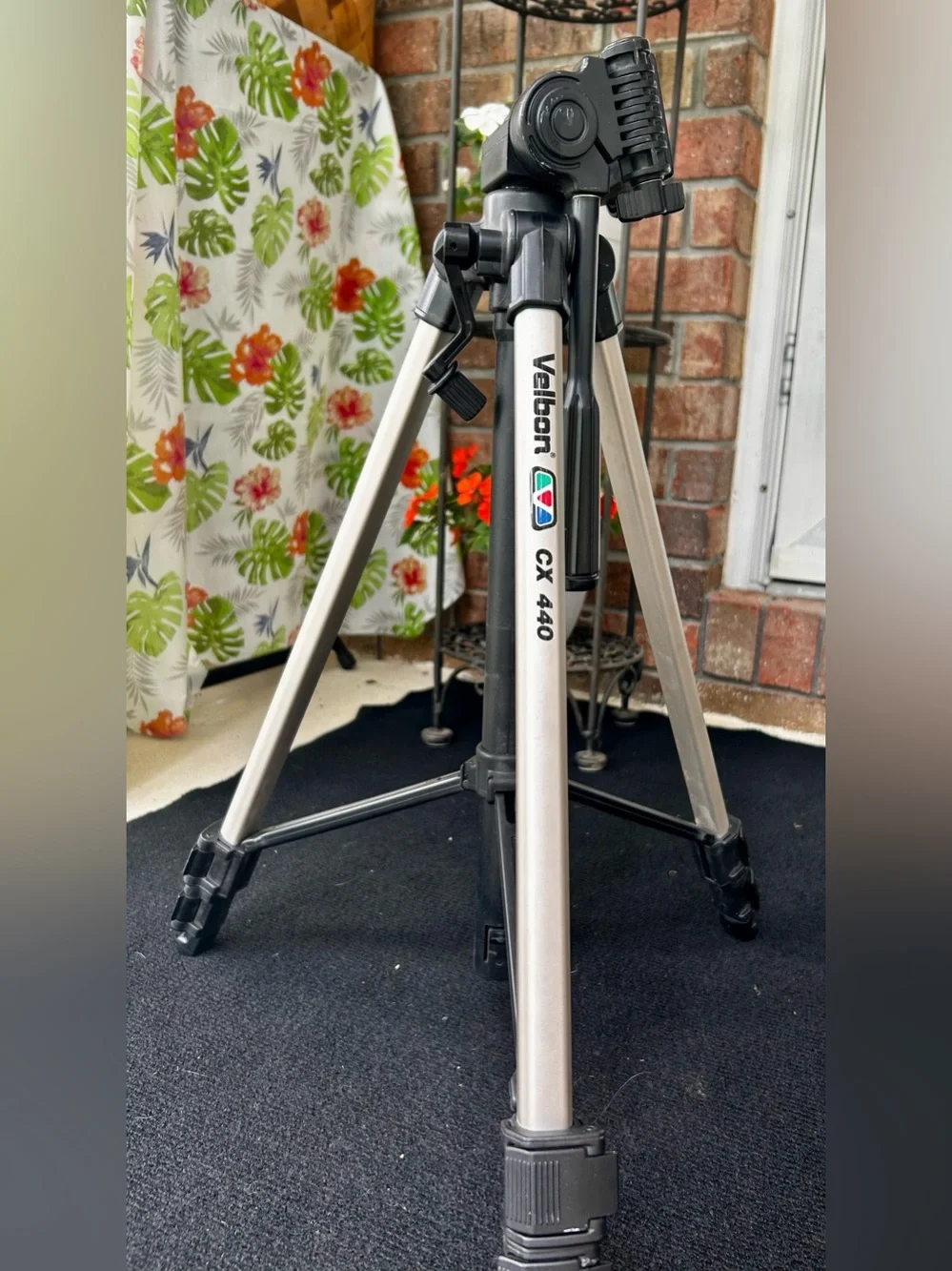 Velbon CX-440 Silver & Black Camera Tripod